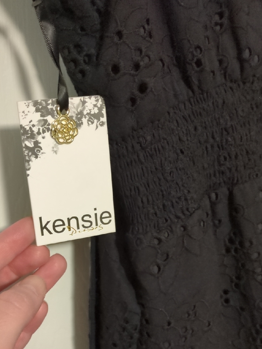 NWT! Kensie V-Neck Mid-length Eyelet Dress - Picture 8 of 8
